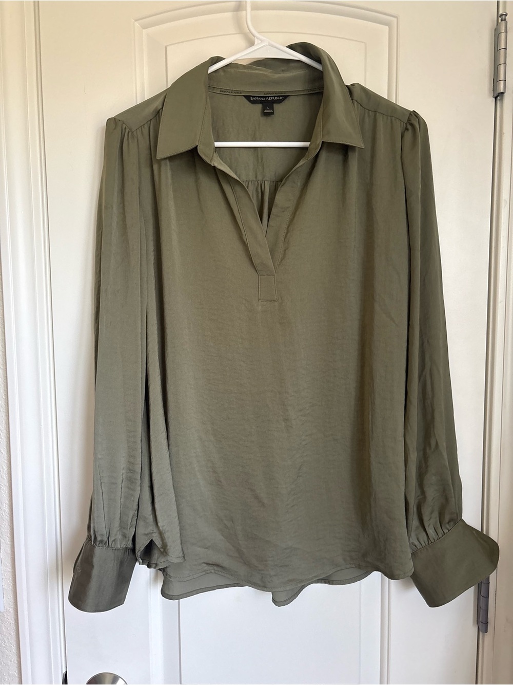 Banana Republic Women's Long Sleeve V-Neck Satin Blouse Olive Green- Size L